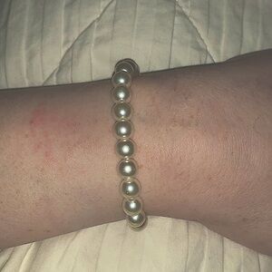 🎀White Pearl stretch bracelet 🎀